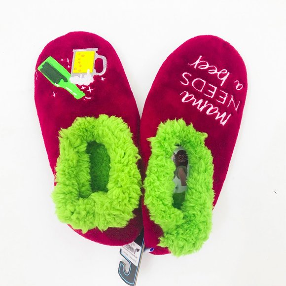 NWT Snoozies Women's Mama Needs a Beer Non Skid Soles Medium 7/8 Burgundy - Picture 4 of 6